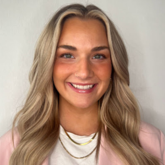 Meet your Posher, Jessica - Picture 1 of 1